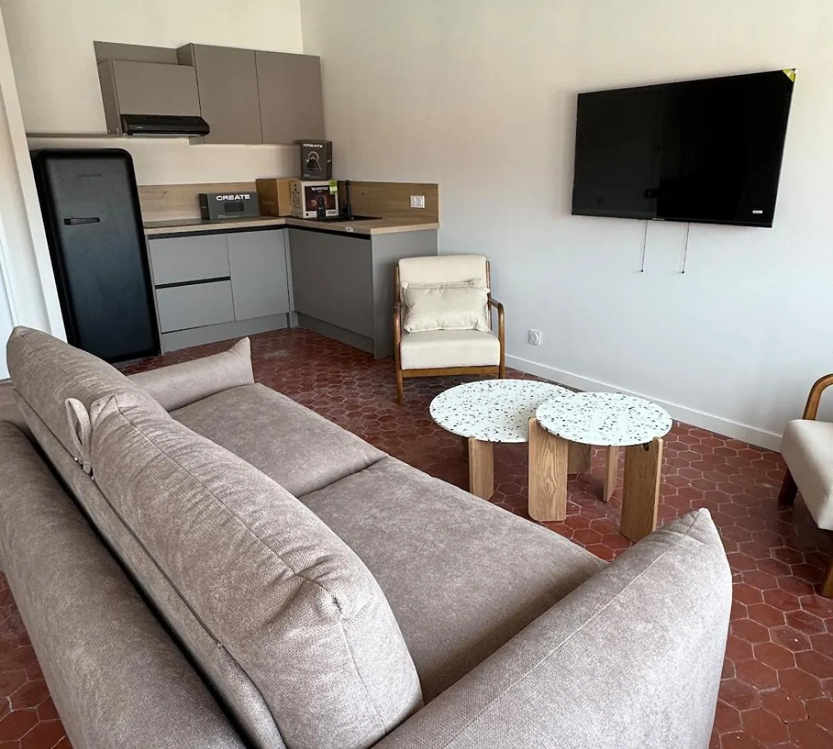 #401 Heart Of Vieil Antibes - Place Nationale-High-End Newly Renovated & Furnished Appartment 0*,  France
