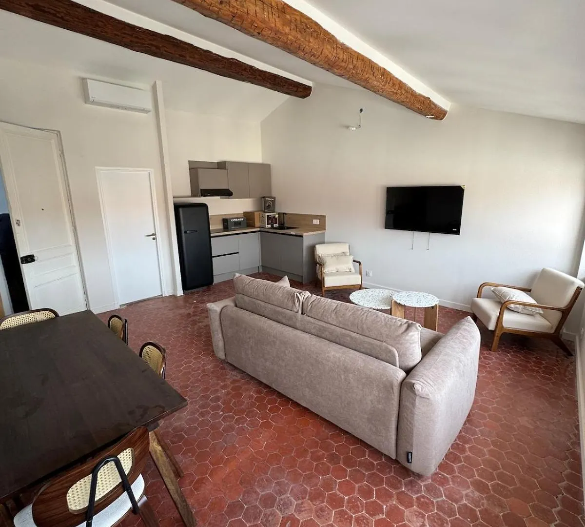 Apartment #401 Heart Of Vieil Antibes - Place Nationale-High-End Newly Renovated & Furnished Appartment