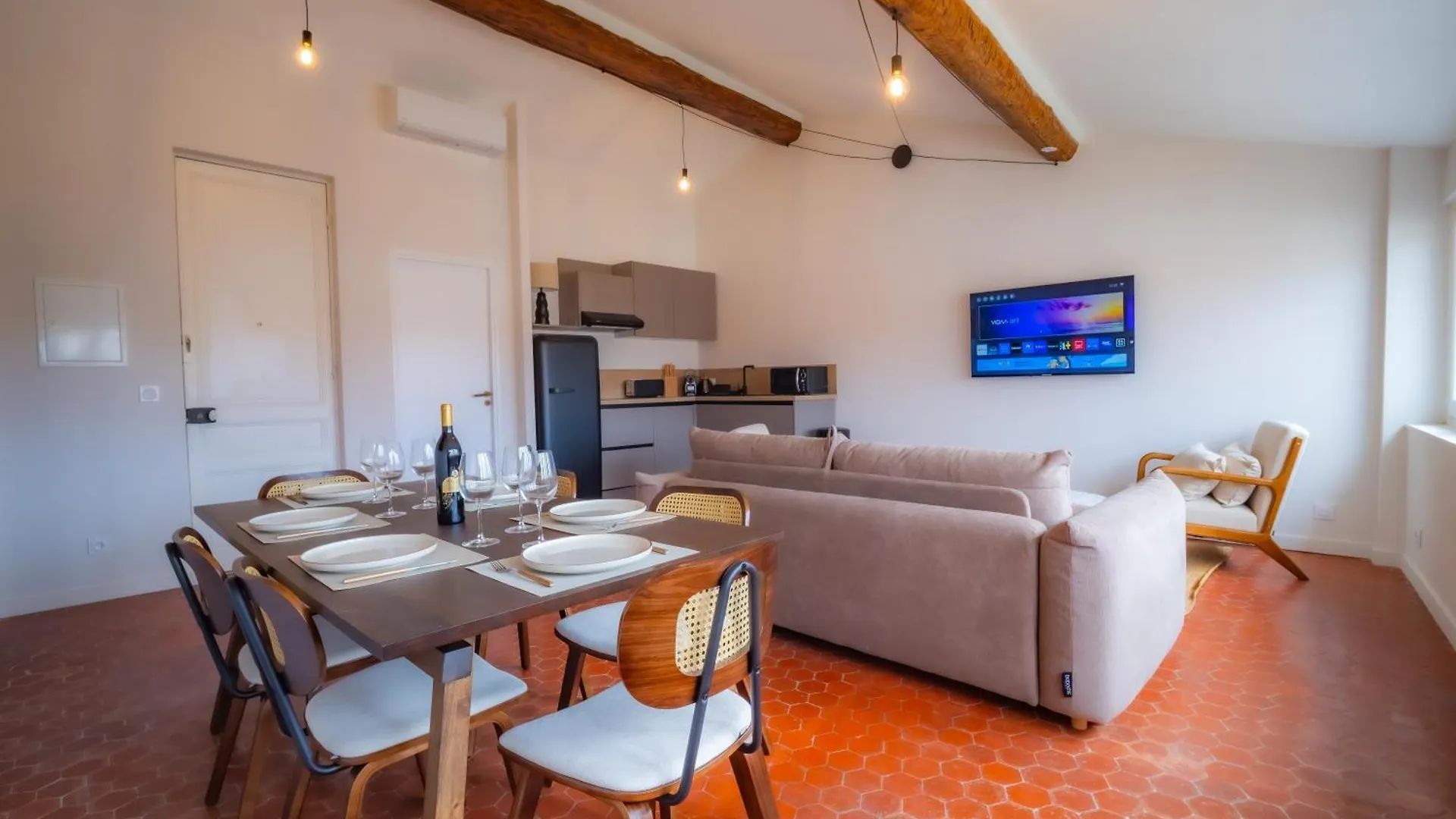 #401 Heart Of Vieil Antibes - Place Nationale-High-End Newly Renovated & Furnished Appartment
