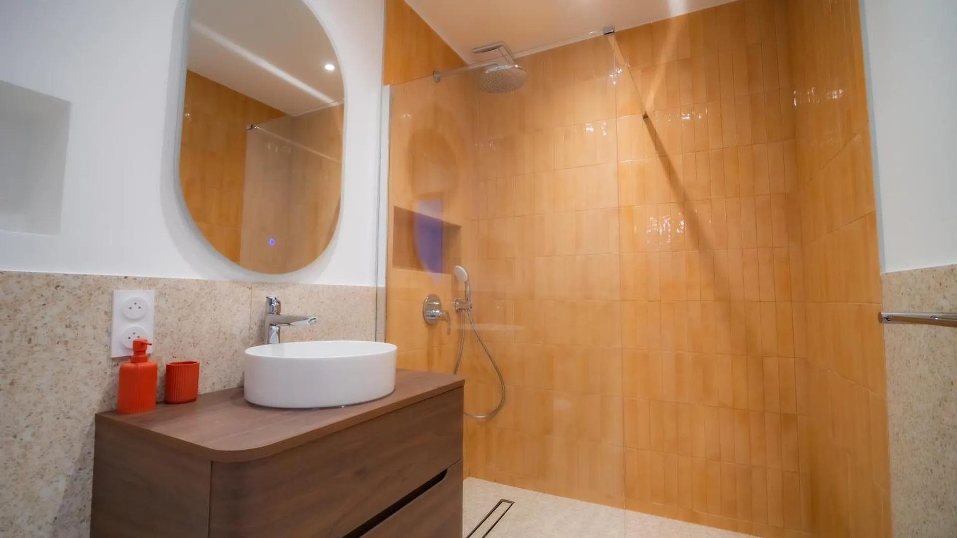 Apartment #401 Heart Of Vieil Antibes - Place Nationale-High-End Newly Renovated & Furnished Appartment France
